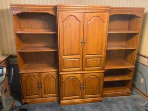 lot 192 image: Oak Entertainment Center