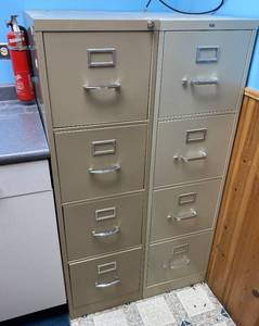 lot 194 image: 3 Filing Cabinets