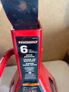 lot 113 image: Pair of 6 Ton Powerbuilt Jack Stands