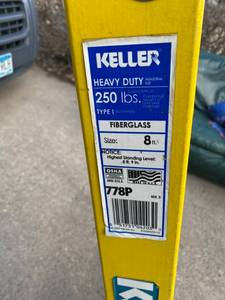 lot 139 image: Keller type 1 Fiberglass 8 Foot Step Ladder