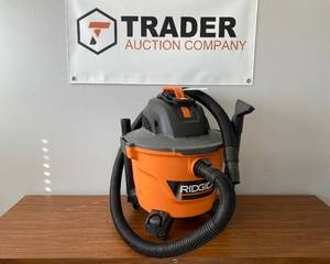 lot 33 image: Ridgid WetDry Vacuum, 9 gallon capacity - SHIPPING AVAILABLE
