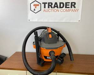 lot 31 image: Ridgid WetDry Vacuum, 6 gallon capacity - SHIPPING AVAILABLE