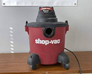 lot 35 image: Shop Vac, 8 gallon capacity - SHIPPING AVAILABLE