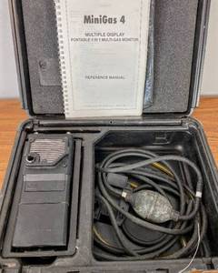 lot 15 image: Mini Gas 4 Monitor with Case (Intrinically Safe) - SHIPPING AVAILABLE