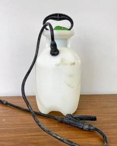 lot 65 image: Sprayer - SHIPPING AVAILABLE