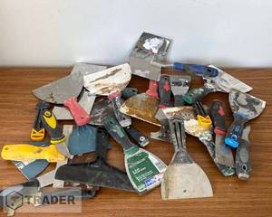 lot 133 image: Putty and Spackling Knives - SHIPPING AVAILABLE