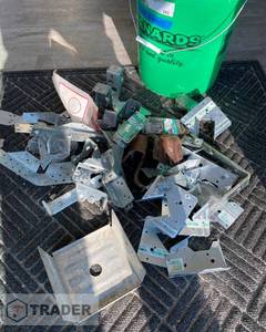 lot 265 image: Bucket of Steel Brackets - SHIPPING AVAILABLE