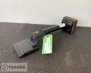 lot 149 image: Carpet Installation Knee Kicker - SHIPPING AVAILABLE