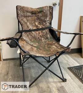 lot 284 image: Realtree Lawn Chair - SHIPPING AVAILABLE