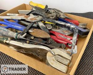 lot 168 image: Hand Tools Assortment - SHIPPING AVAILABLE