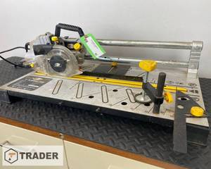 lot 42 image: Folding Flooring Saw, laminate, solid wood - SHIPPING AVAILABLE