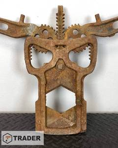 lot 40 image: Antique Cattle Dehorner, Horn Cutter - SHIPPING AVAILABLE