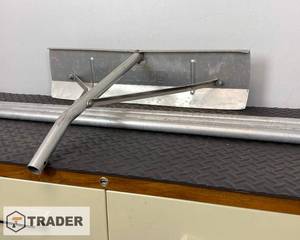 lot 180 image: Snow Roof Rake