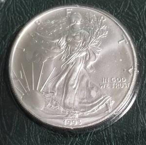 1993 AMERICAN SILVER EAGLE 1 TROY OZ. .999 FINE SILVER SEALED