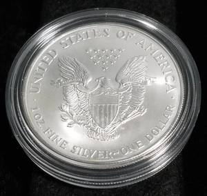 2000 AMERICAN SILVER EAGLE 1 TROY OZ. .999 FINE SILVER IN AIRTITE