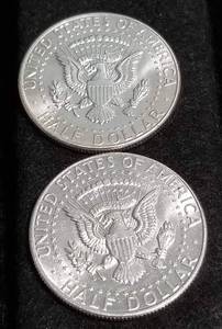 2 AU-UNC 1964 KENNEDY SILVER HALF DOLLARS