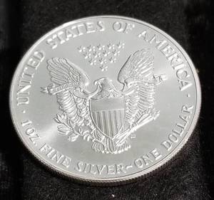 1991 AMERICAN SILVER EAGLE 1 TROY OZ. .999 FINE SILVER DOLLAR