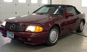 lot 4 image: 1991 Mercedes 300-SL --  LOW MILES