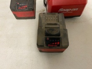 lot 23 image: Snap On 38 18 volt Cordless Impact