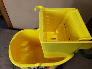 lot 63 image: Nearly new Libman Mop Bucket