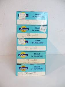 lot 14 image: 5 Athearn Traincars