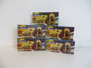 lot 17 image: 5 Athearn Traincars
