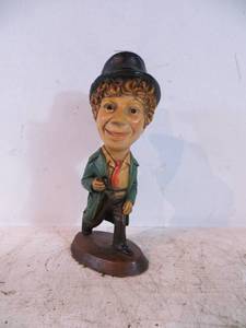 lot 35 image: VINTAGE Harpo Marx Statue