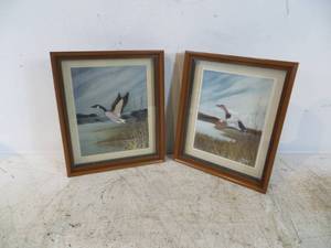 lot 38 image: 2 Pieces of Framed 3D Bird Art