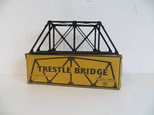 lot 30 image: VINTAGE Louis Marx & Company Trestle Bridge