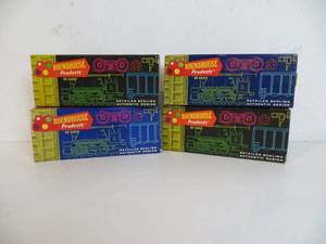 lot 25 image: 4 HO Scale Roundhouse Products Traincars