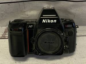 lot 9 image: Nikon N8008 AF Camera