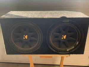 lot 25 image: Kicker Dual Comp 12 Subwoofers 14 x 17 x29