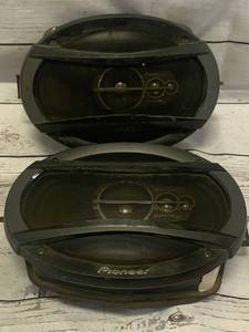 lot 42 image: Lot of 2 Pioneer TS-976M 6 x 9 Full Range Speakers