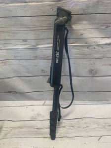 lot 59 image: Slik EZ Monopod  Unipod