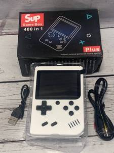 lot 68 image: 400 in 1 Gamebox New
