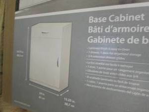 lot 12 image: ClosetMaid Flat Panel 1 Door Freest...