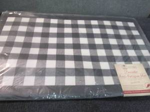 lot 274 image: Buffalo Check 18x30 inch Anti-Fatig...