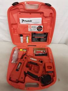 lot 5 image: Paslode Cordless 18 Gauge Finish Nailer IM200F18 With Battery, Charger & Accessories
