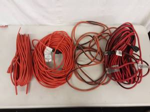 lot 10 image: Lot Of Extension Cords