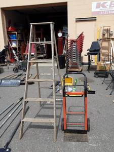 lot 32 image: 6- Ladder & 2 Wheel Dolly