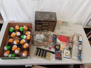 lot 40 image: Assorted Organizers, Hardware, New Flashlights, (100K Like Bulbs)