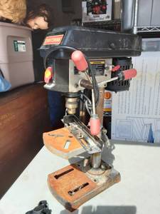 lot 42 image: Craftsman Bench Top Drill Press