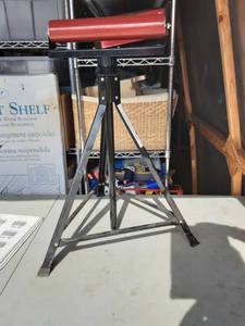 lot 49 image: Rolling Materials Stand
