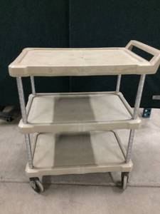 lot 44 image: Heavy Duty Utility Cart - Very Sturdy - Couple Cracks On Top
