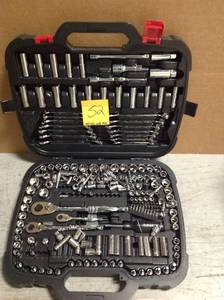 lot 52 image: Husky  Mechanics Tool Set (230-Piece)  MISSING PCS
