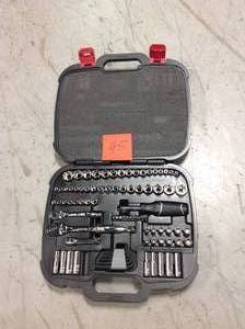 Husky Mechanics Tool Set (92-Piece) in good condition