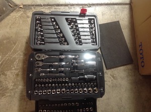 Husky Mechanics Tool Set (270-Piece) in good conditions