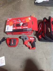 lot 104 image: Milwaukee M12 FUEL 12-Volt Lithium-Ion 58 in. Brushless Cordless SDS-Plus Rotary Hammer Kit W One 4.0Ah Battery & Bag in good working conditions