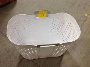 lot 13 image: Starplast 20111 Oval Laundry Basket , White by Starplast