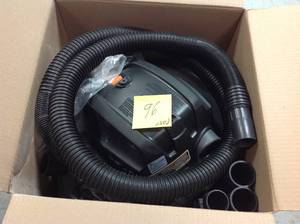 lot 96 image: 6 Gal. 3.5-Peak HP NXT WetDry Shop Vacuum with Filter, Hose and Accessories  USED in working conditions
